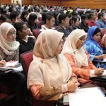 Italia Siapkan Batas Siswa Asing dan Larangan Jilbab