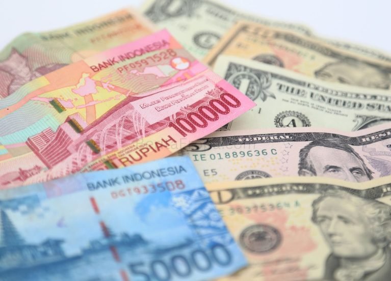 Rupiah Menguat 55 Poin ke Rp17.577 per Dolar AS
