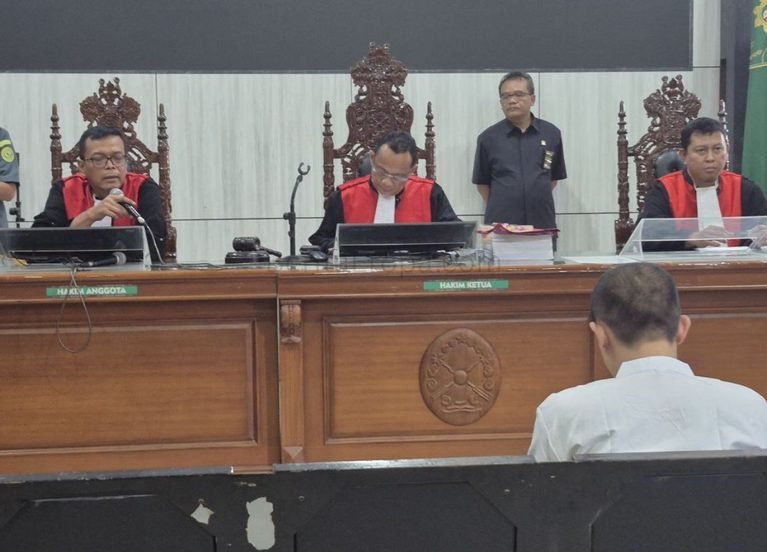 Sidang Perdana Taufik Hidayat Digelar di PN Bale Bandung